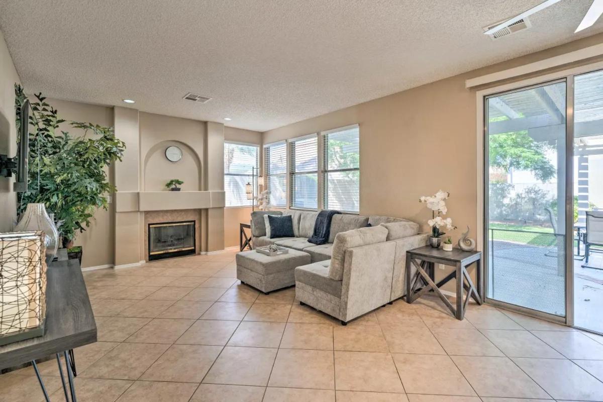 Villa A Beautiful House With Hot Tub, Grill & Games! Las Vegas Esterno foto